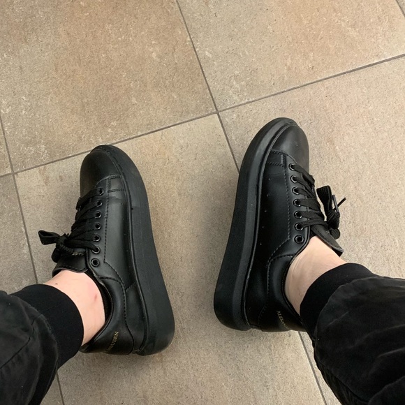 ALEXANDER MCQUEENS, SIZE 8, WORN ONCE - Picture 7 of 8